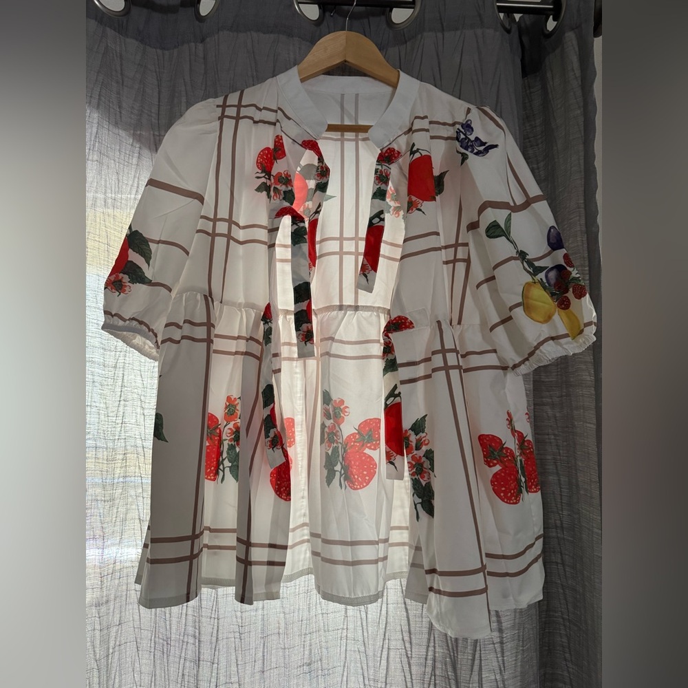 Elegant White Fruit Women's Blouse